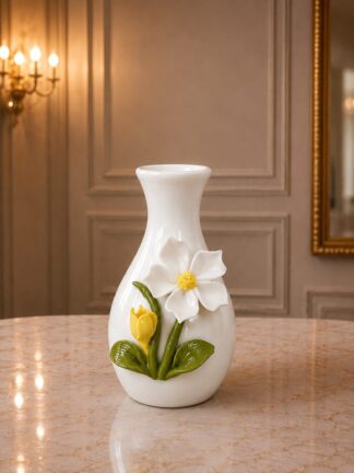 Vasinho liso flores branca e amarela uma ao lado da outra